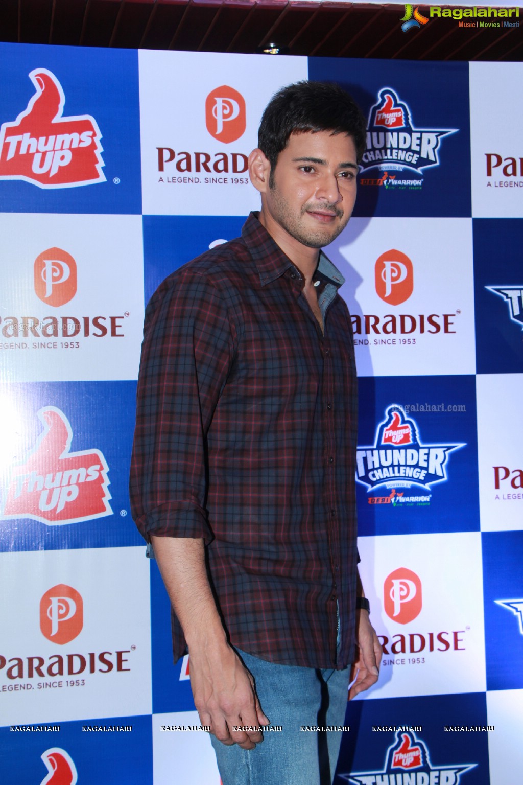 Mahesh Babu felicitates Thumps Up Thunder Challenge Winners at Paradise Restaurant, Hyderabad