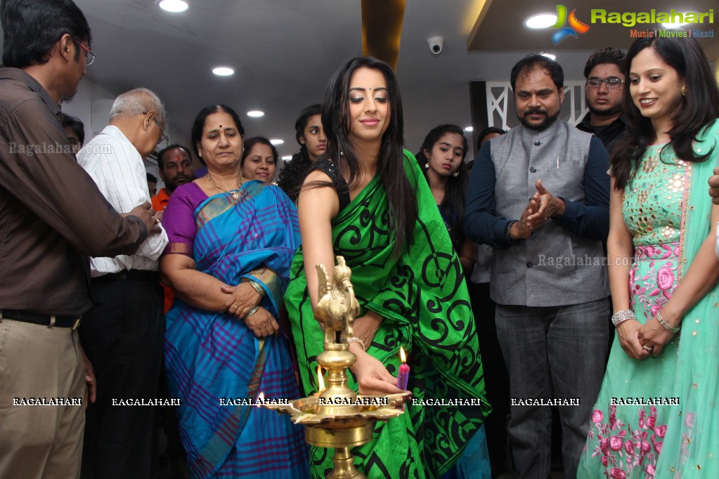 Sanjjanaa launches Naturals Salon and Spa at Kavuri Hills, Hyderabad