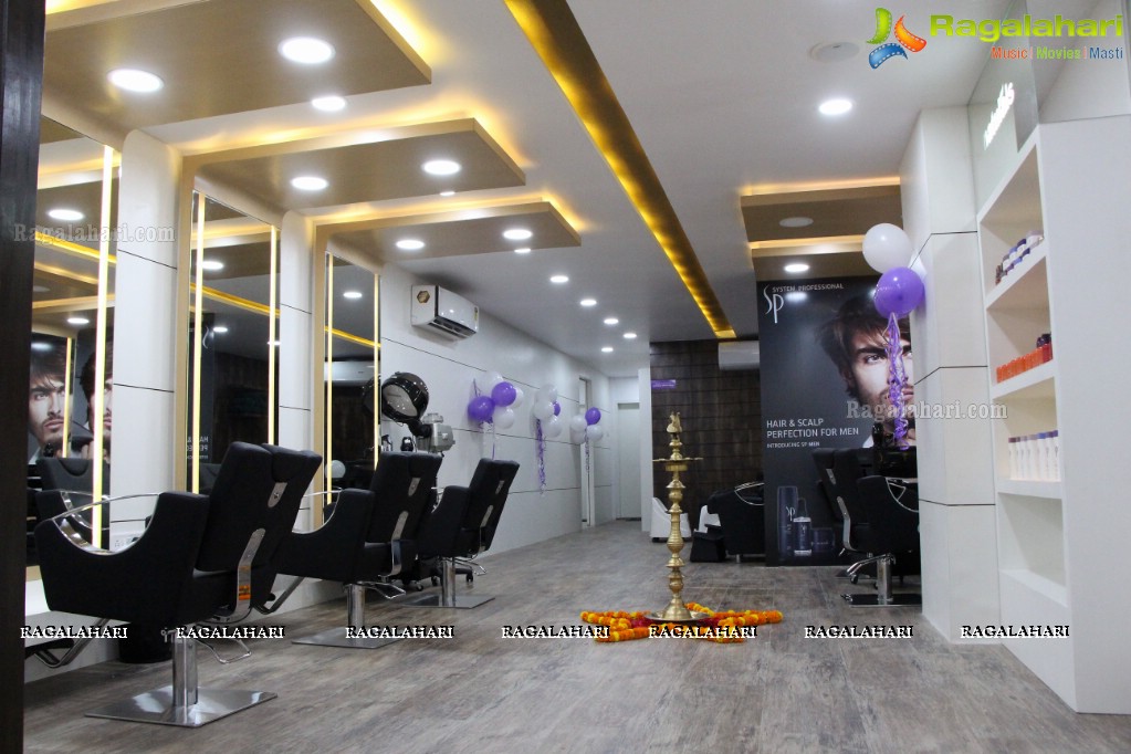 Sanjjanaa launches Naturals Salon and Spa at Kavuri Hills, Hyderabad