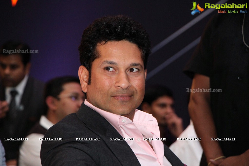 Sachin Tendulkar launches Smartron tphone in Hyderabad