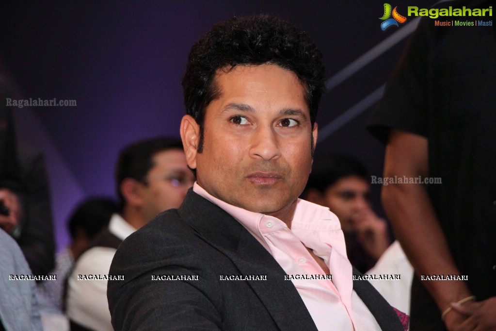 Sachin Tendulkar launches Smartron tphone in Hyderabad