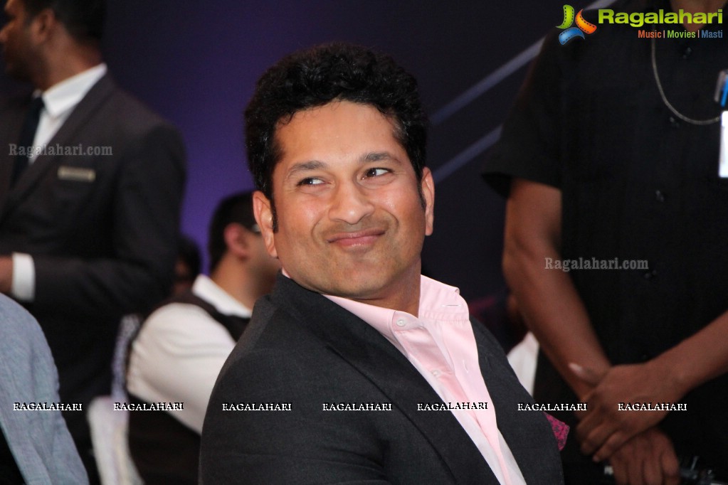 Sachin Tendulkar launches Smartron tphone in Hyderabad