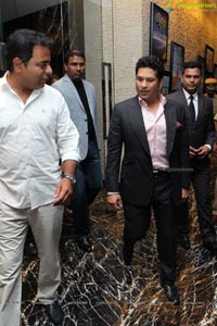 Sachin Tendulkar Smartron tphone