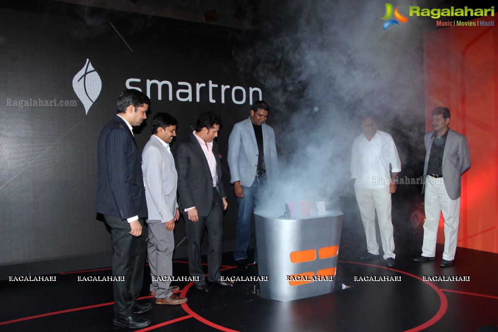 Sachin Tendulkar launches Smartron tphone in Hyderabad