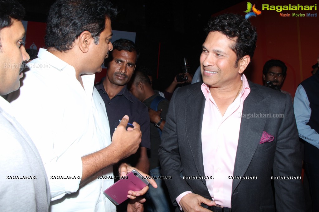 Sachin Tendulkar launches Smartron tphone in Hyderabad