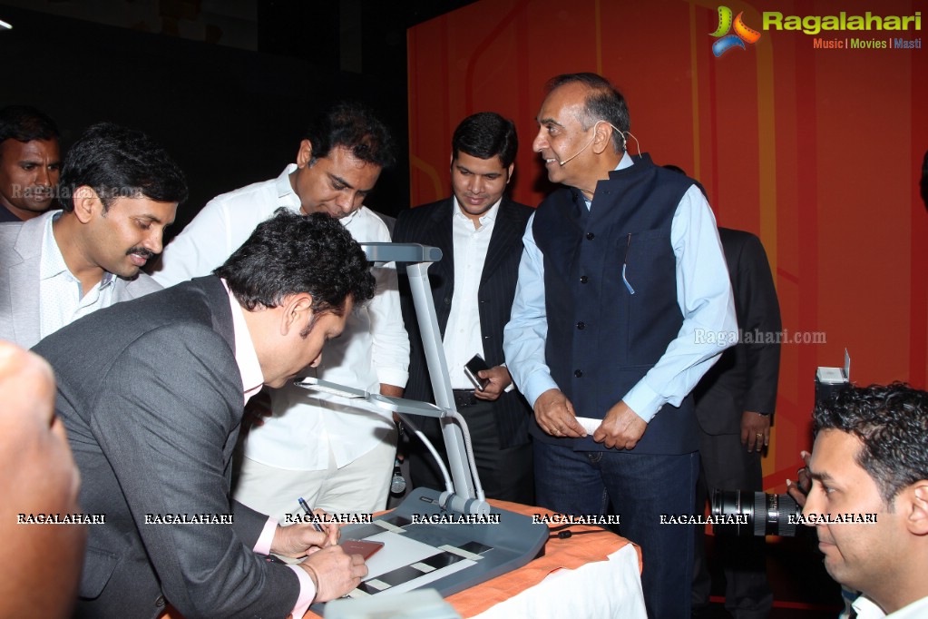 Sachin Tendulkar launches Smartron tphone in Hyderabad