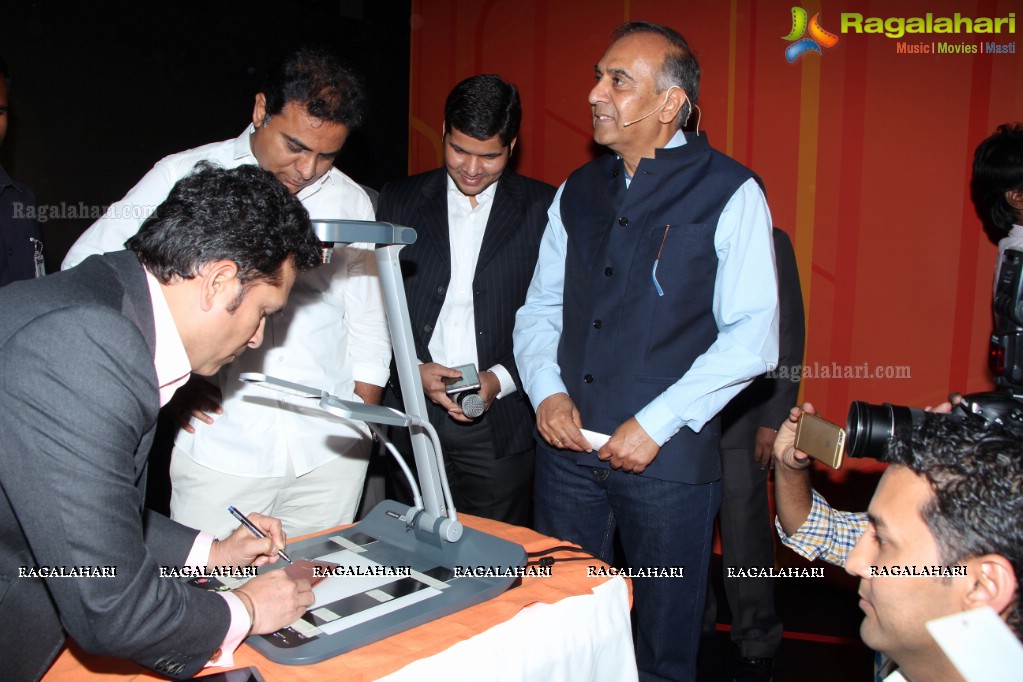 Sachin Tendulkar launches Smartron tphone in Hyderabad