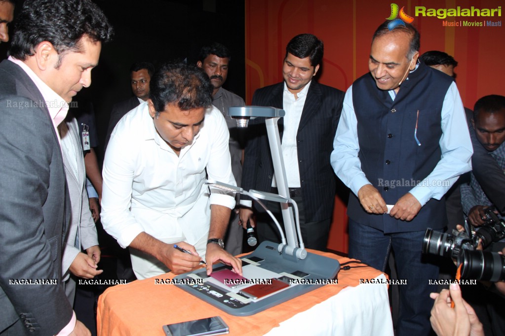 Sachin Tendulkar launches Smartron tphone in Hyderabad