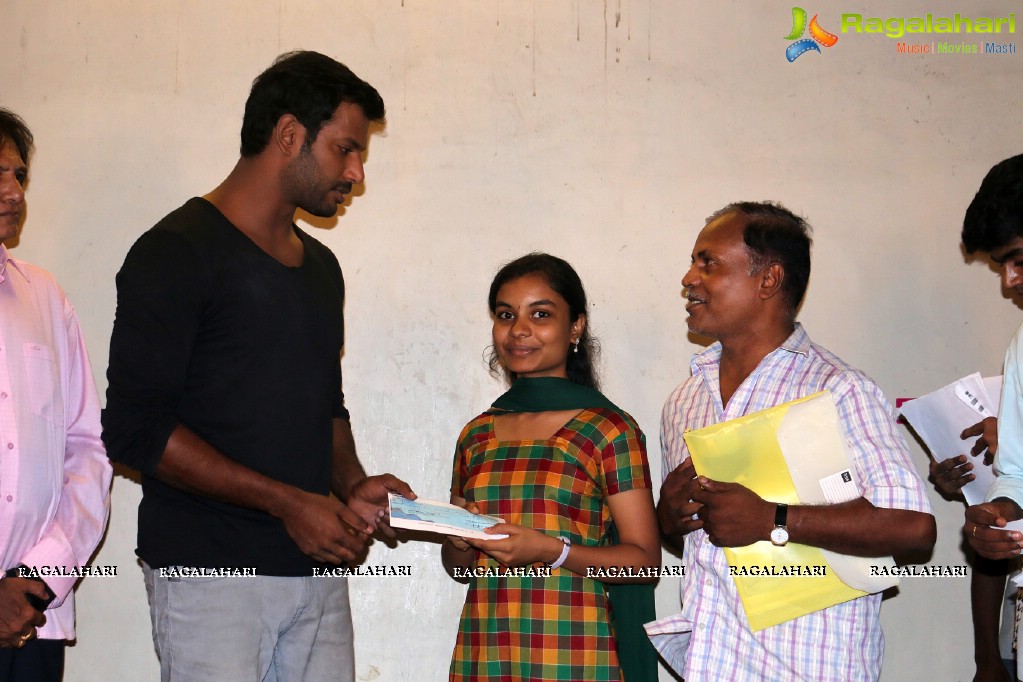 Vishal pays College Fees for Poor Students