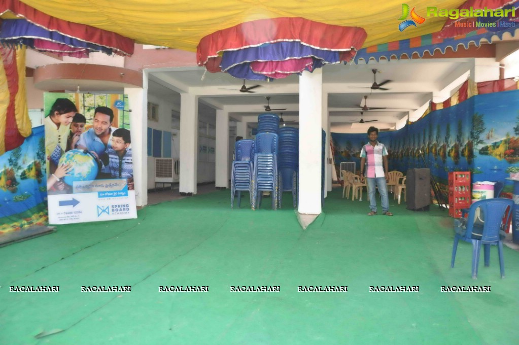 Vishnu Manchu visits Springboard Academy, Hyderabad