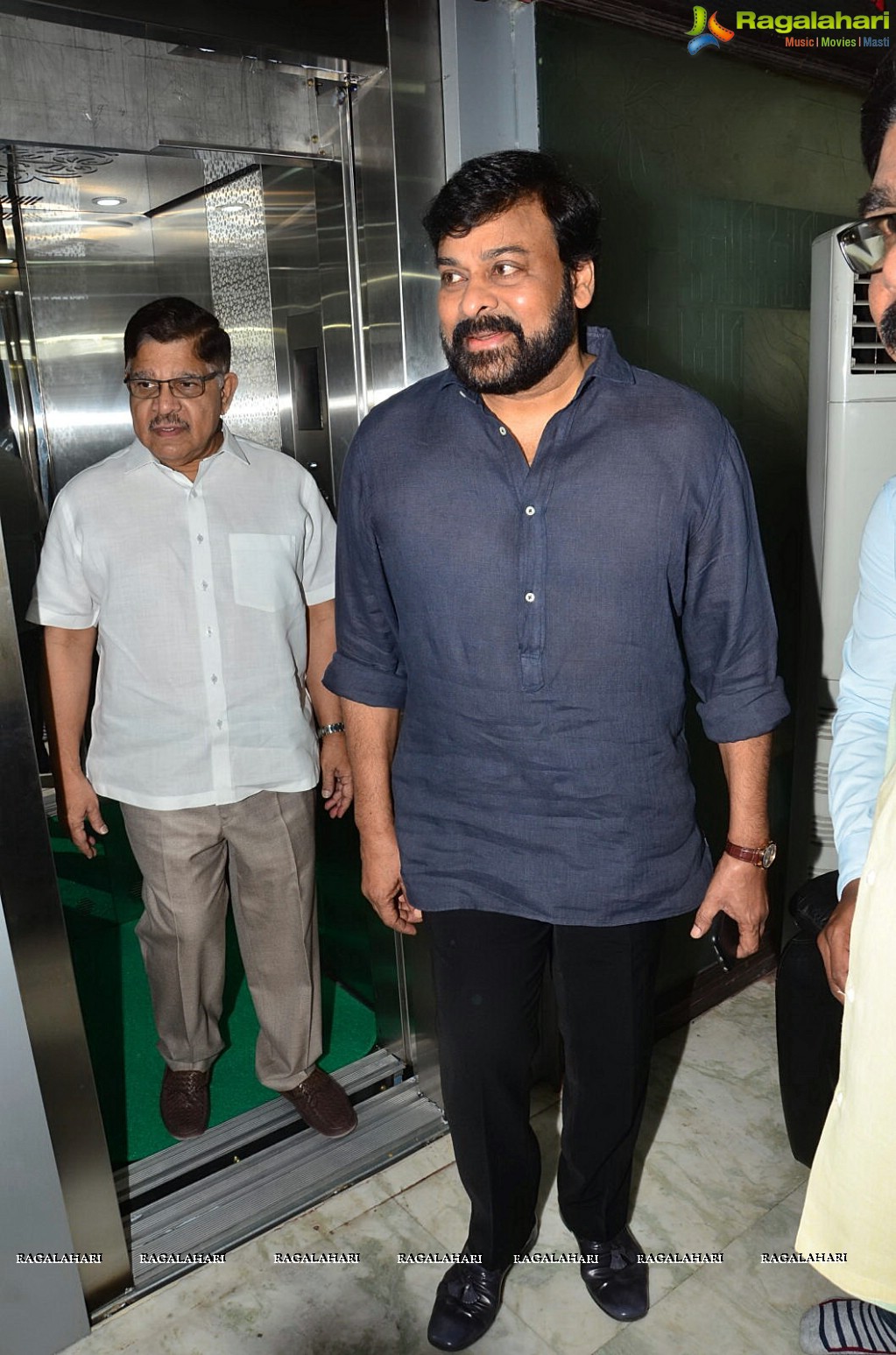 Chiranjeevi, Mohan Babu and Allu Aravind meets Dr. Dasari Narayana Rao