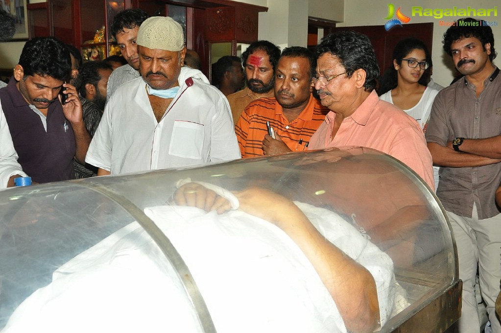 Celebs Pay Homage to Dasari Narayana Rao