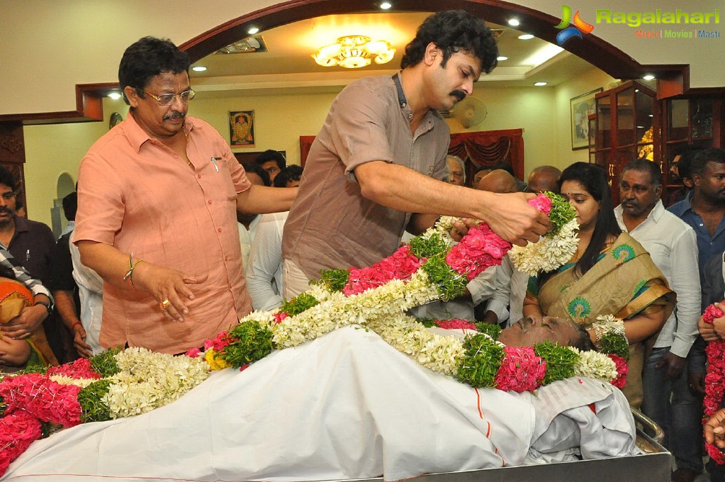 Celebs Pay Homage to Dasari Narayana Rao