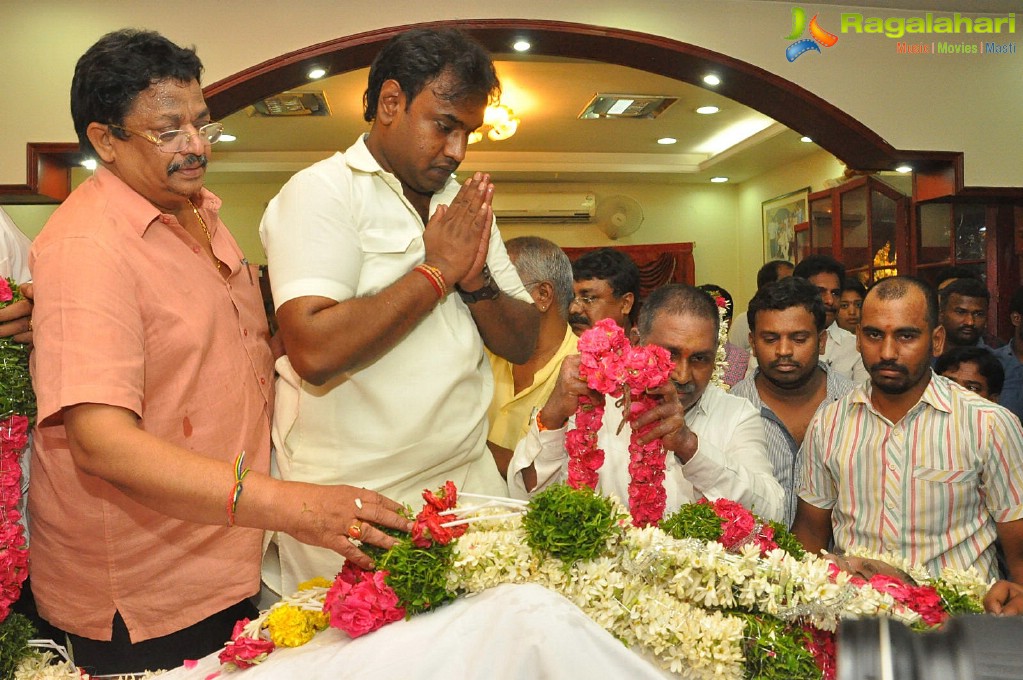 Celebs Pay Homage to Dasari Narayana Rao