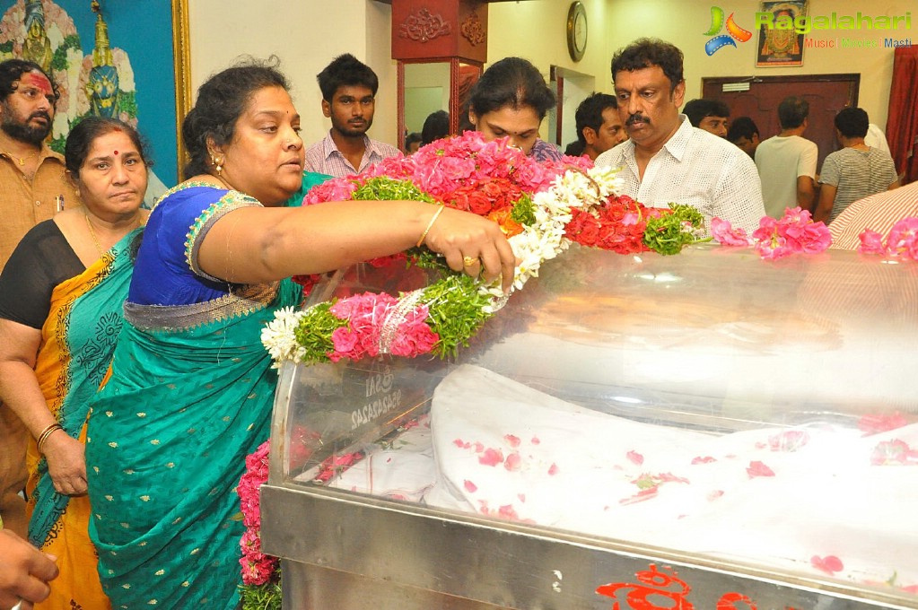 Celebs Pay Homage to Dasari Narayana Rao