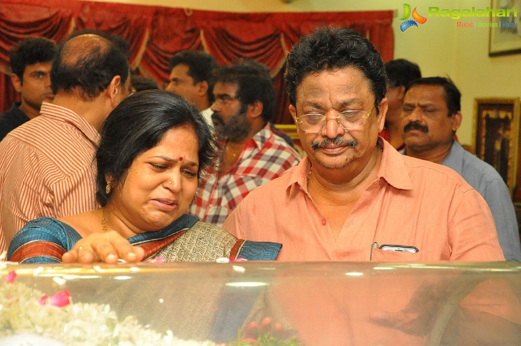 Celebs Pay Homage to Dasari Narayana Rao