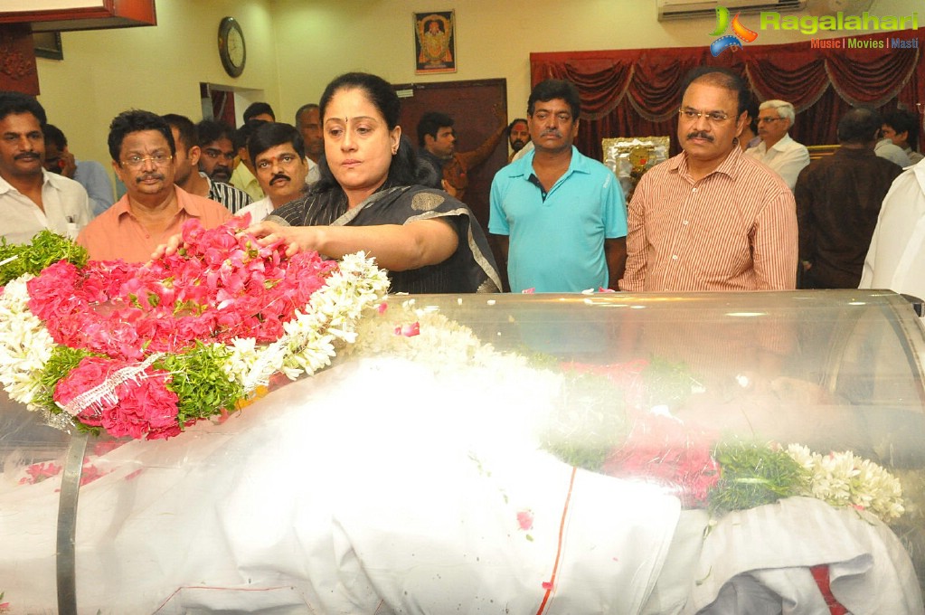 Celebs Pay Homage to Dasari Narayana Rao