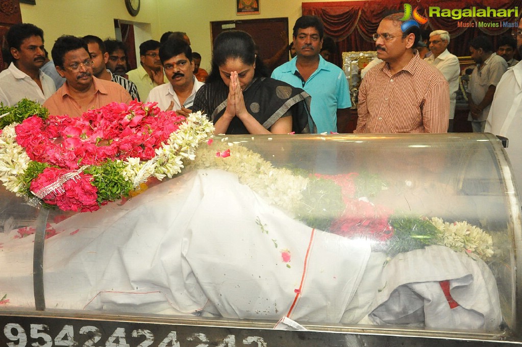 Celebs Pay Homage to Dasari Narayana Rao