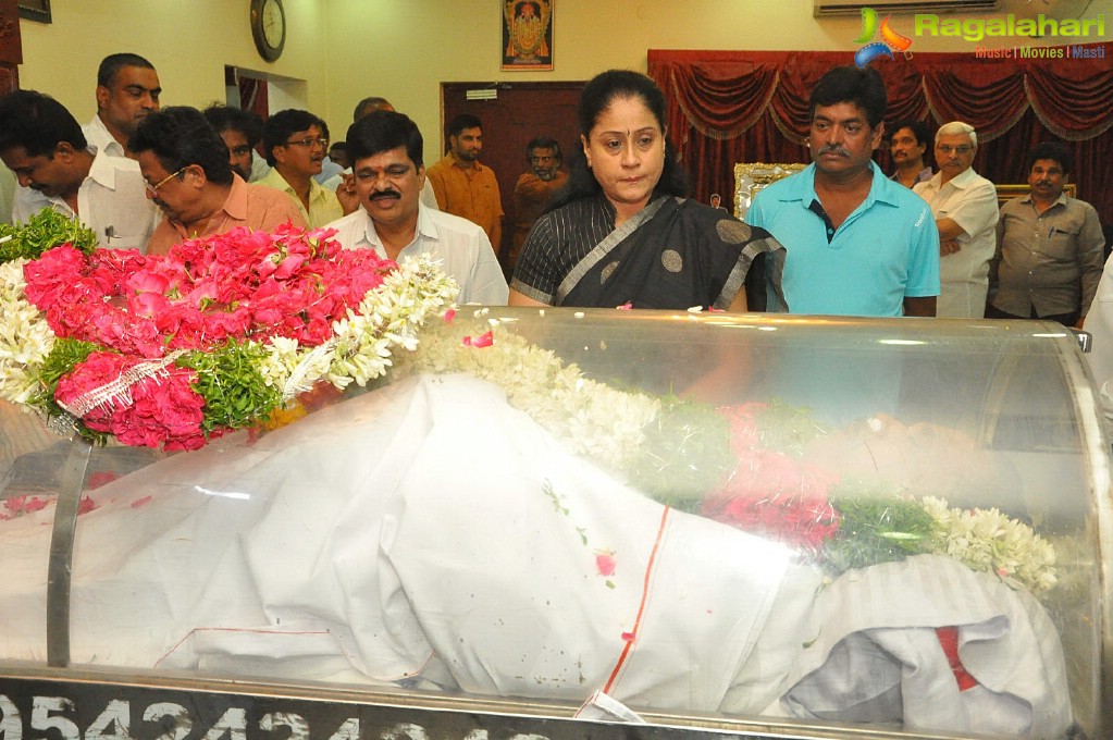 Celebs Pay Homage to Dasari Narayana Rao