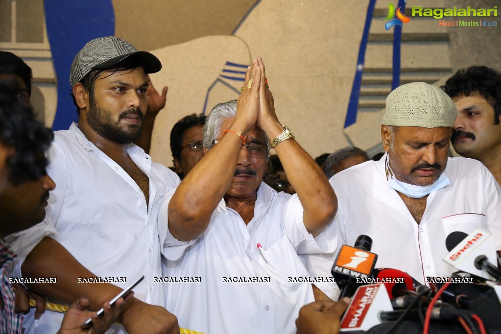 Celebs Pay Homage to Dasari Narayana Rao