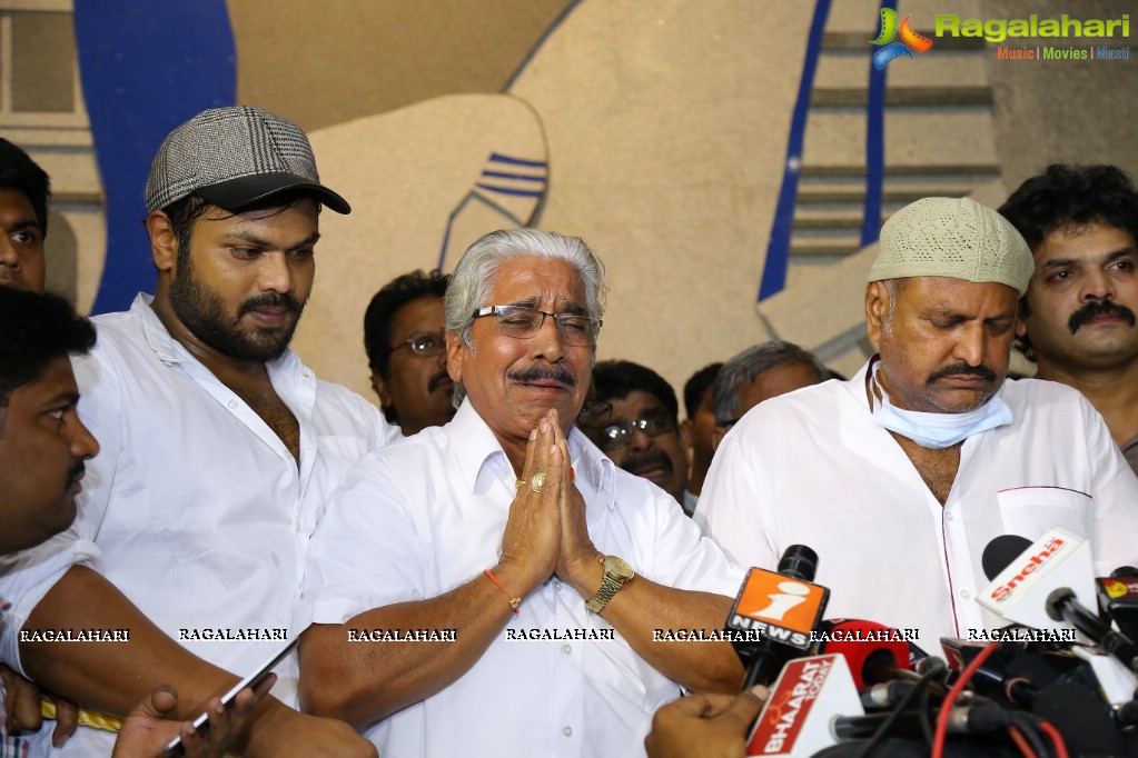 Celebs Pay Homage to Dasari Narayana Rao