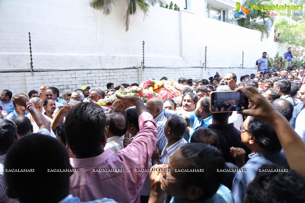 Celebs Pay Homage to Dasari Narayana Rao