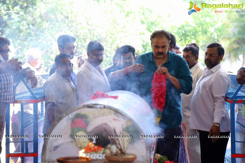 Celebs Pay Homage to Dasari Narayana Rao