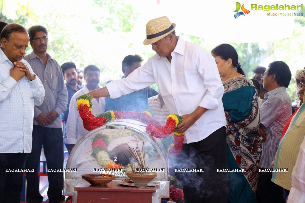 Celebs Pay Homage to Dasari Narayana Rao