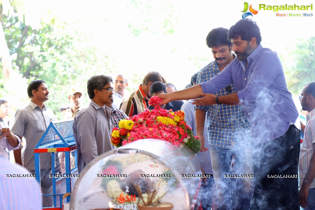 Celebs Pay Homage to Dasari Narayana Rao