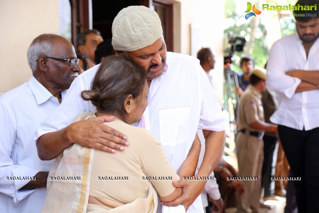 Celebs Pay Homage to Dasari Narayana Rao