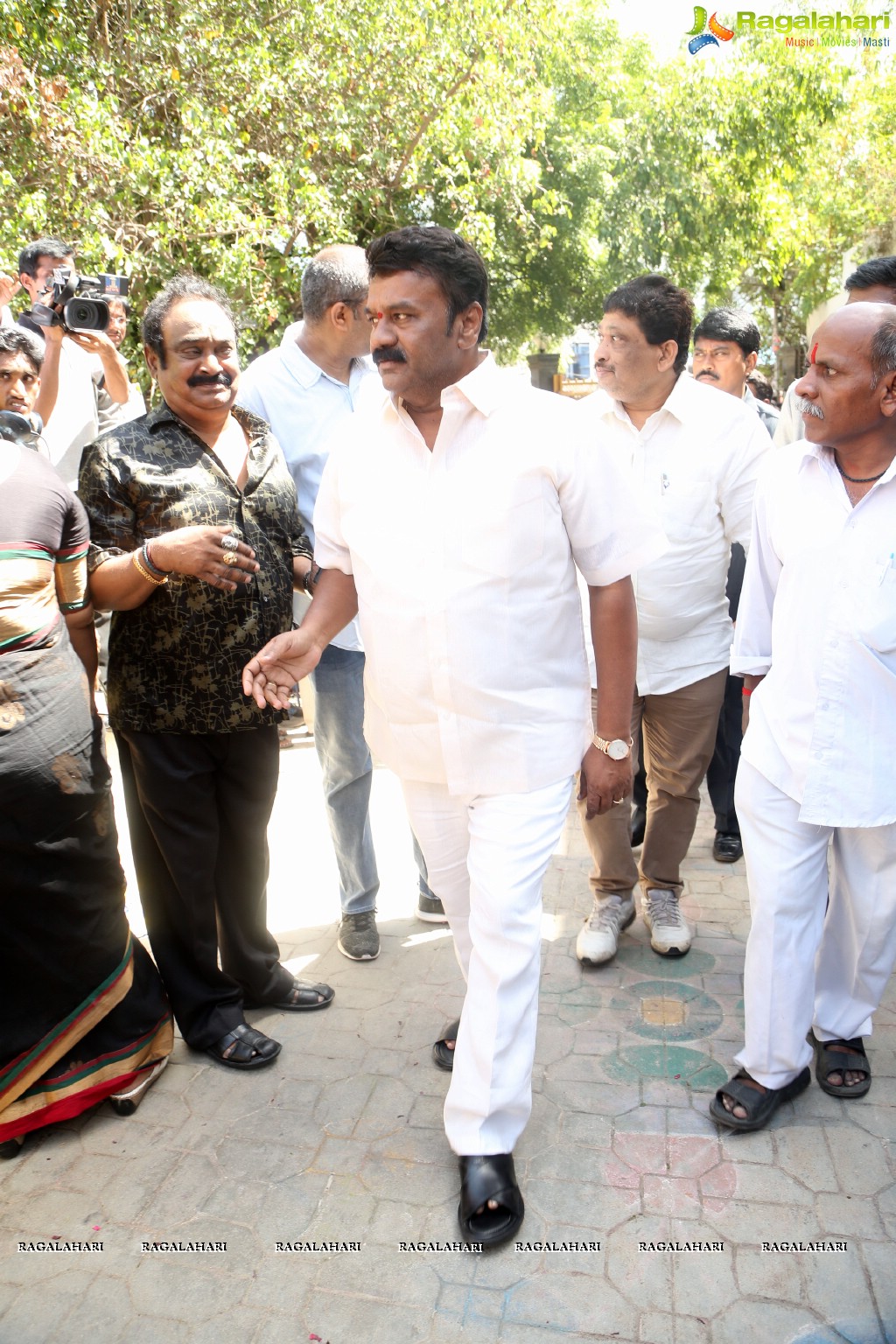 Celebs Pay Homage to Dasari Narayana Rao