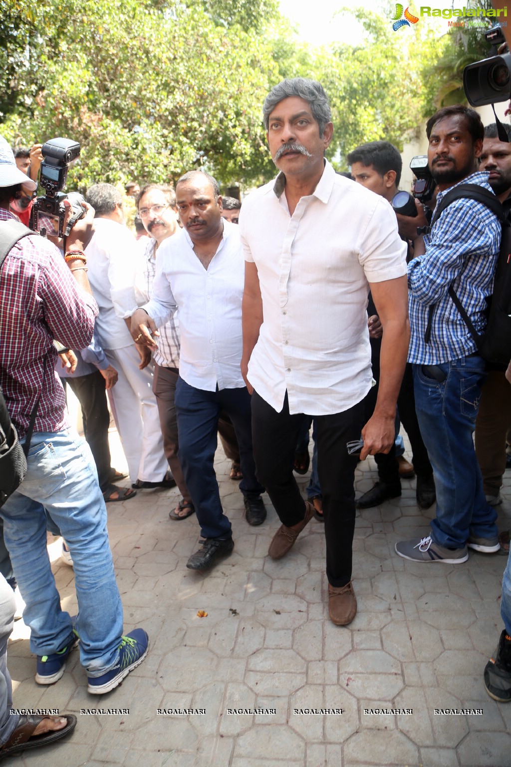 Celebs Pay Homage to Dasari Narayana Rao