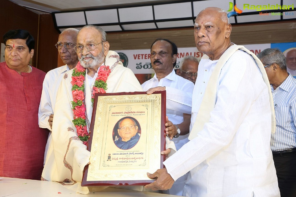 Journalists Association felicitates Dr. K Viswanath