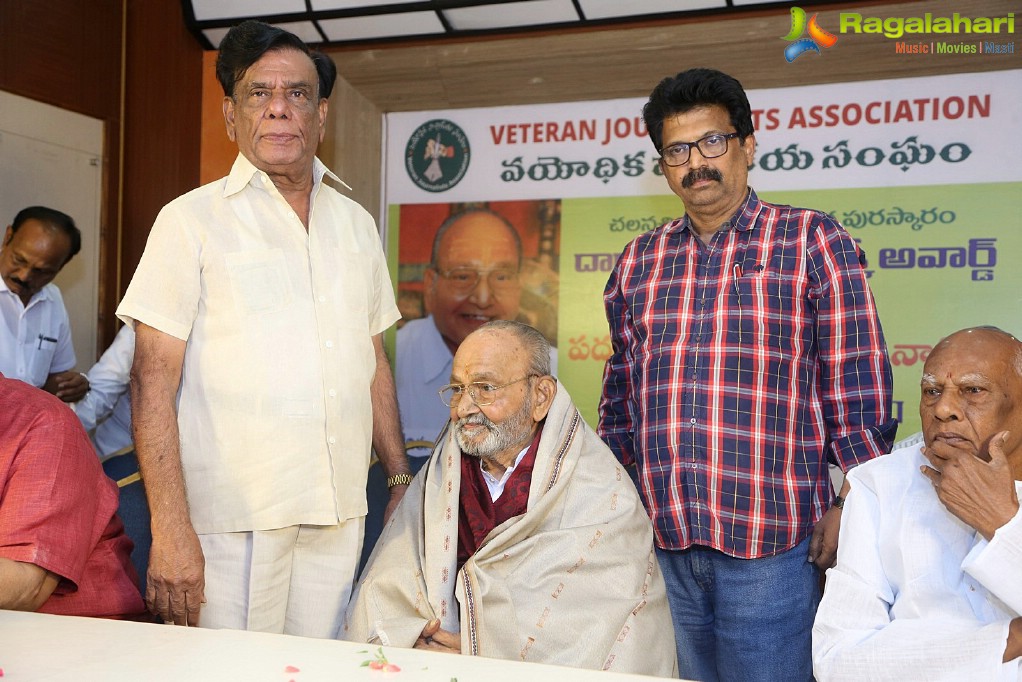 Journalists Association felicitates Dr. K Viswanath