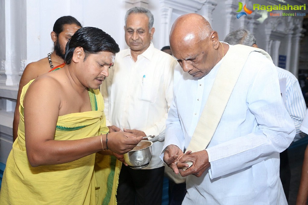 Journalists Association felicitates Dr. K Viswanath