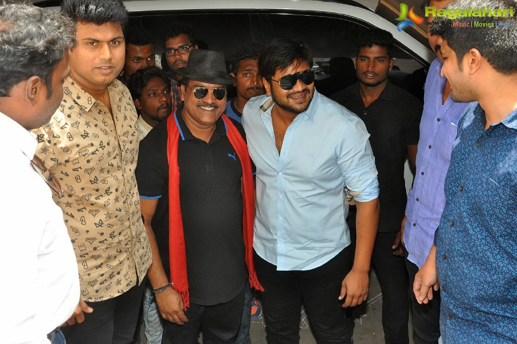 Manchu Manoj Birthday Celebrations with Fans