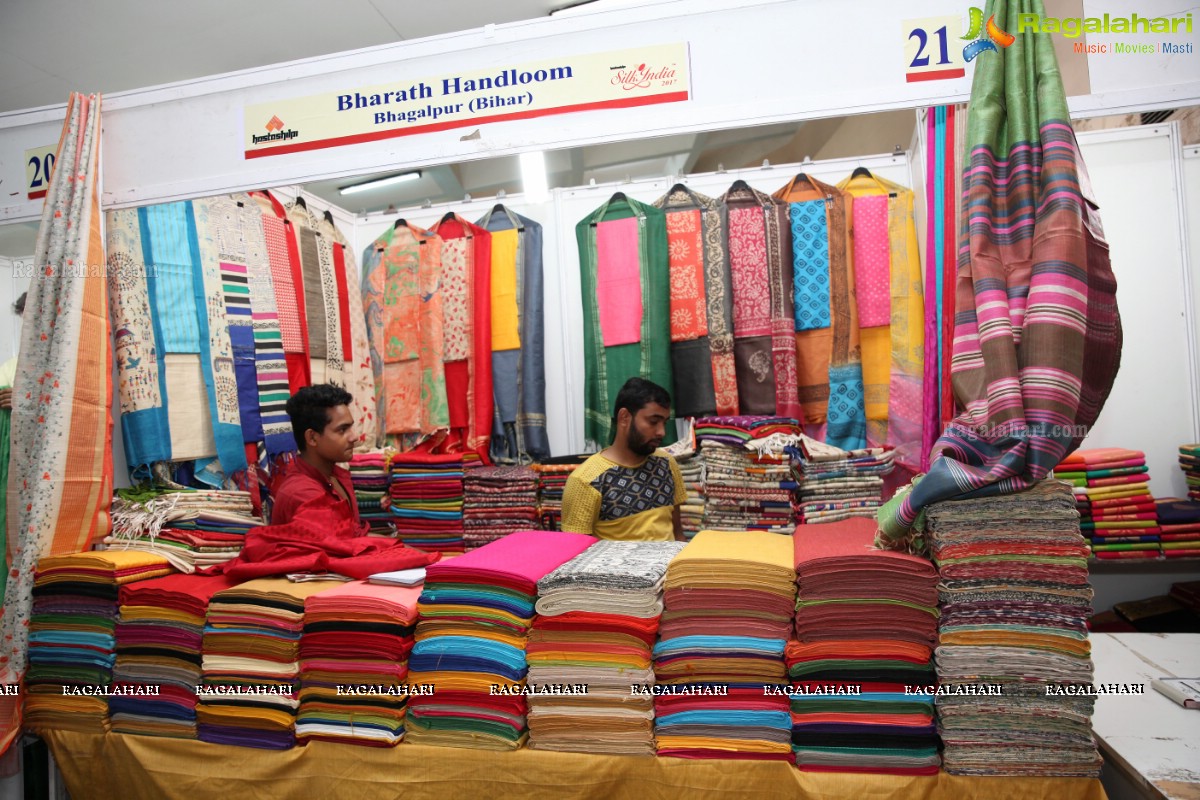 Ashwini and Sudha Jain launches Silk India Expo at Sri Satya Sai Nigamagamam, Hyderabad