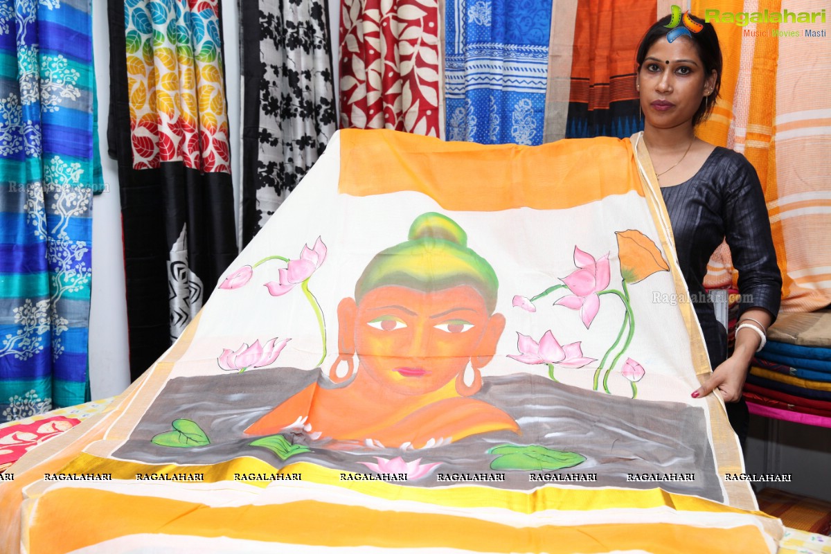 Ashwini and Sudha Jain launches Silk India Expo at Sri Satya Sai Nigamagamam, Hyderabad