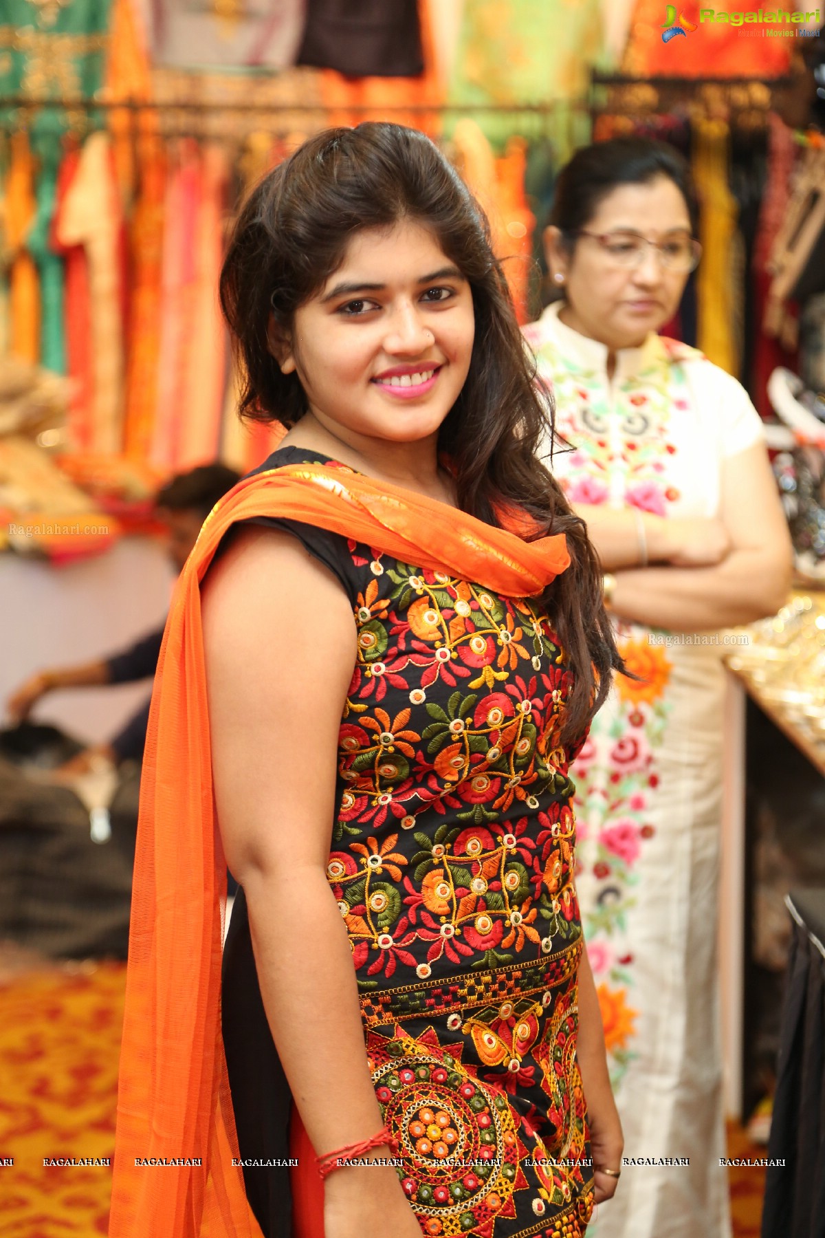 Manisha Pillai inaugurates Glitz and Glam Fashion and Lifestyle Exhibition and Sale by Akritti Elite at Taj Deccan, Hyderabad