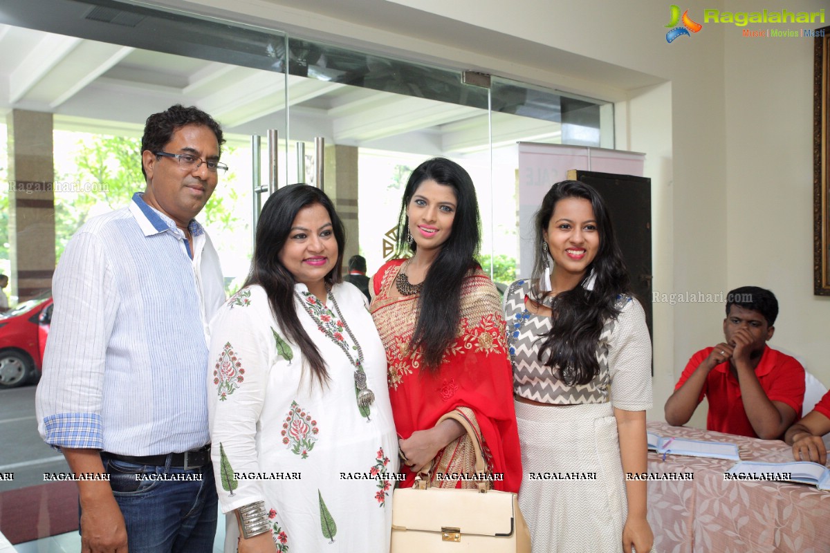 Manisha Pillai inaugurates Glitz and Glam Fashion and Lifestyle Exhibition and Sale by Akritti Elite at Taj Deccan, Hyderabad