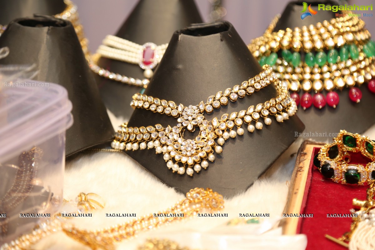 Manisha Pillai inaugurates Glitz and Glam Fashion and Lifestyle Exhibition and Sale by Akritti Elite at Taj Deccan, Hyderabad