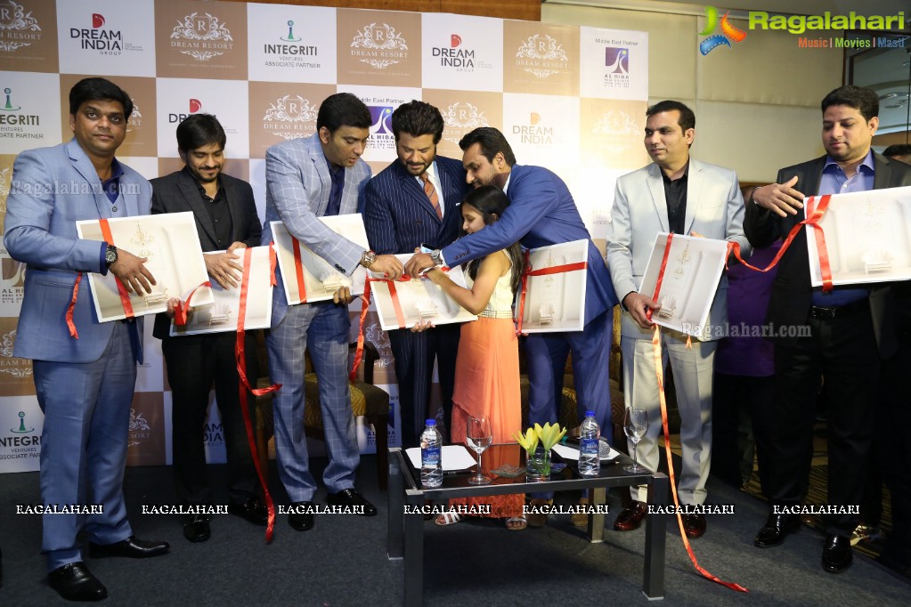 Anil Kapoor launched Dream India Group’s, 300 acre, luxurious Greek Style Villas real estate project in Hyderabad