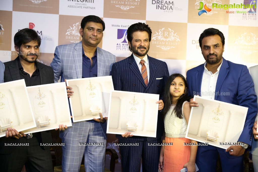 Anil Kapoor launched Dream India Group’s, 300 acre, luxurious Greek Style Villas real estate project in Hyderabad