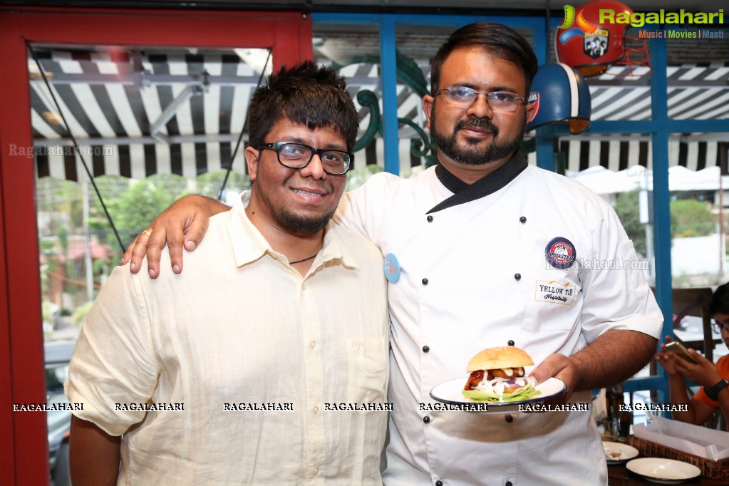 Genuine Broaster Chicken with Chef Tanay at Broaster, Road #10, Jubilee Hills, Hyderabad