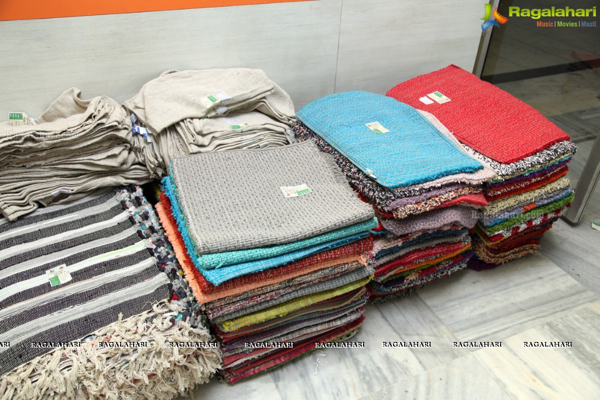 Co-Optex Cool Comfort Expo by Tamil Nadu Handloom Weavers Society at TTD Kalyana Mandapam, Hyderabad