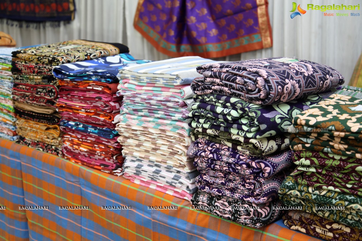 Co-Optex Cool Comfort Expo by Tamil Nadu Handloom Weavers Society at TTD Kalyana Mandapam, Hyderabad