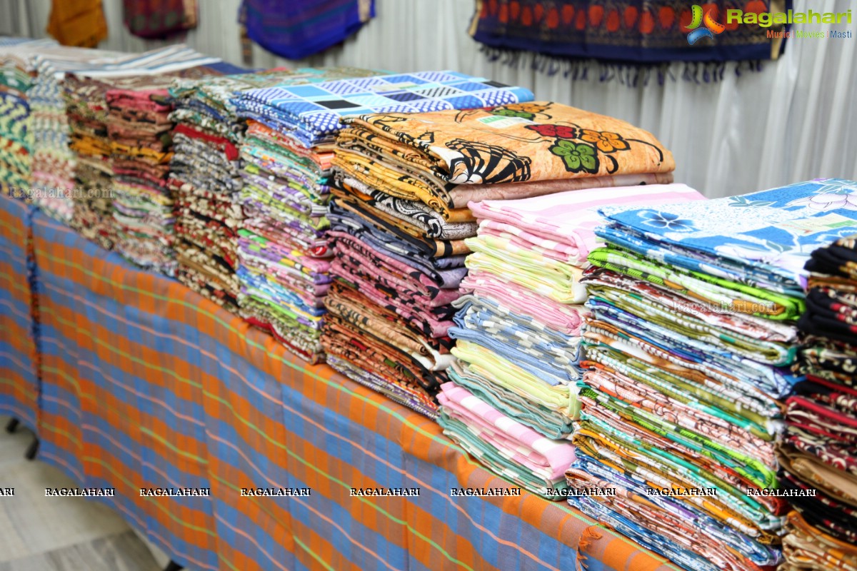 Co-Optex Cool Comfort Expo by Tamil Nadu Handloom Weavers Society at TTD Kalyana Mandapam, Hyderabad