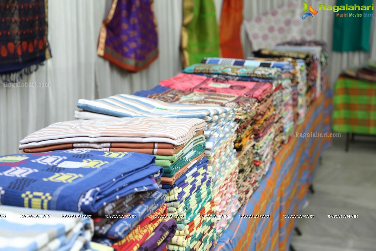 Co-Optex Cool Comfort Expo by Tamil Nadu Handloom Weavers Society at TTD Kalyana Mandapam, Hyderabad