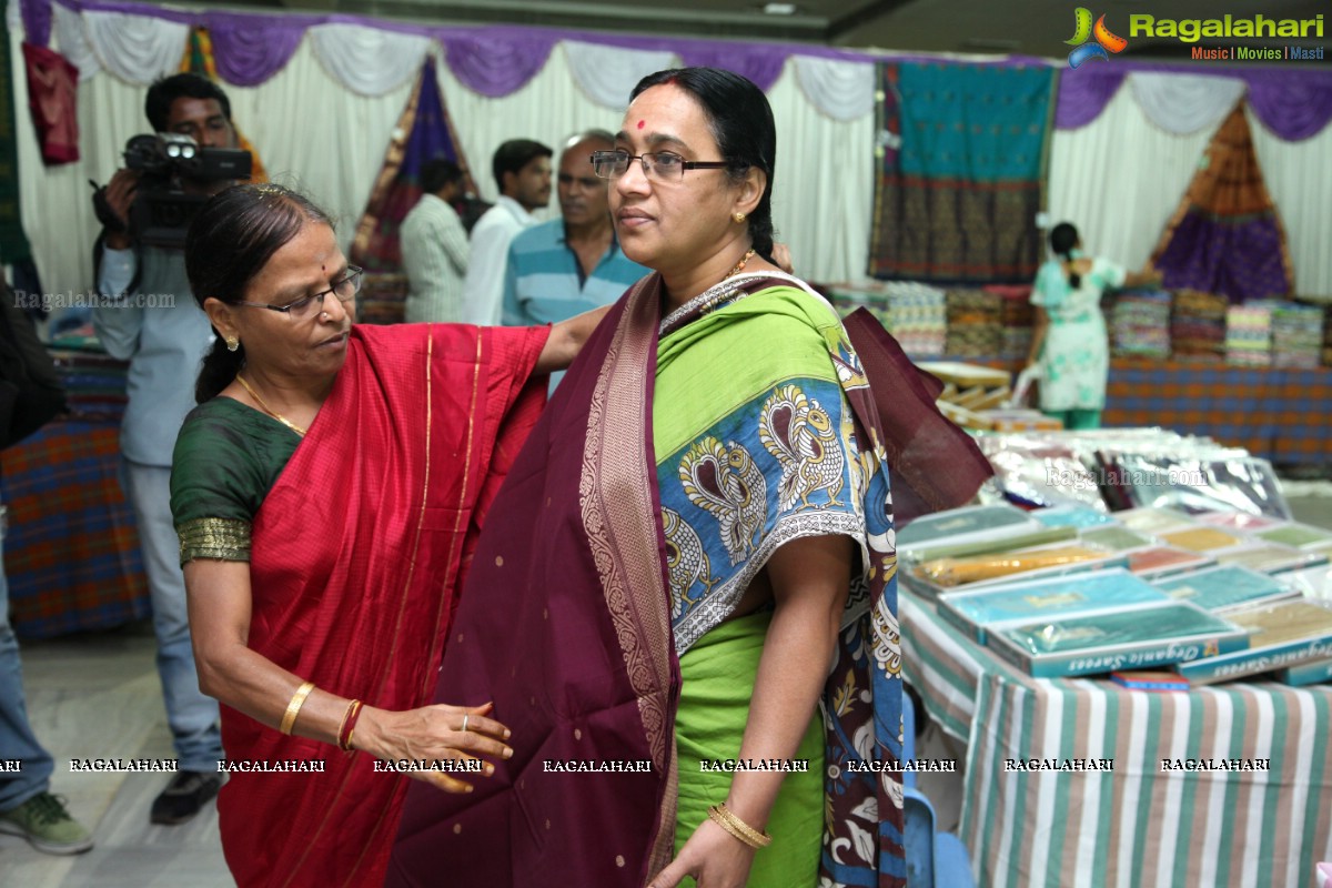 Co-Optex Cool Comfort Expo by Tamil Nadu Handloom Weavers Society at TTD Kalyana Mandapam, Hyderabad