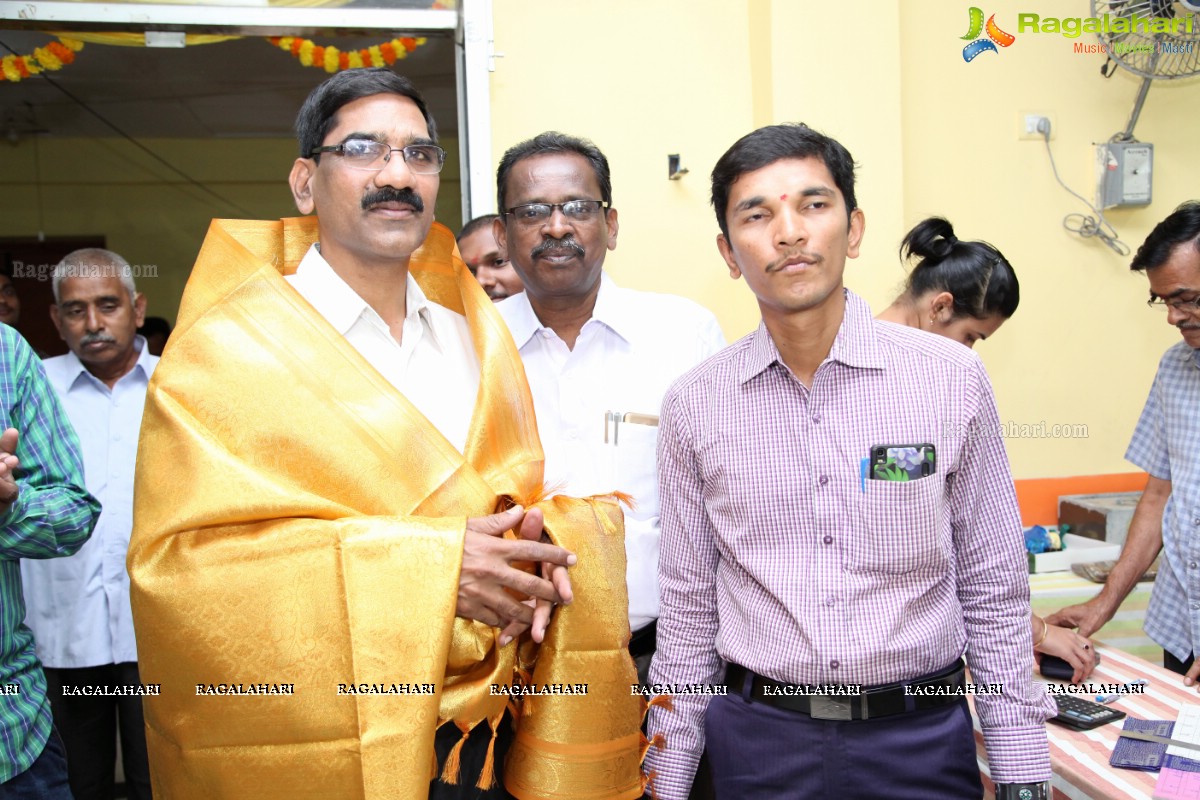 Co-Optex Cool Comfort Expo by Tamil Nadu Handloom Weavers Society at TTD Kalyana Mandapam, Hyderabad